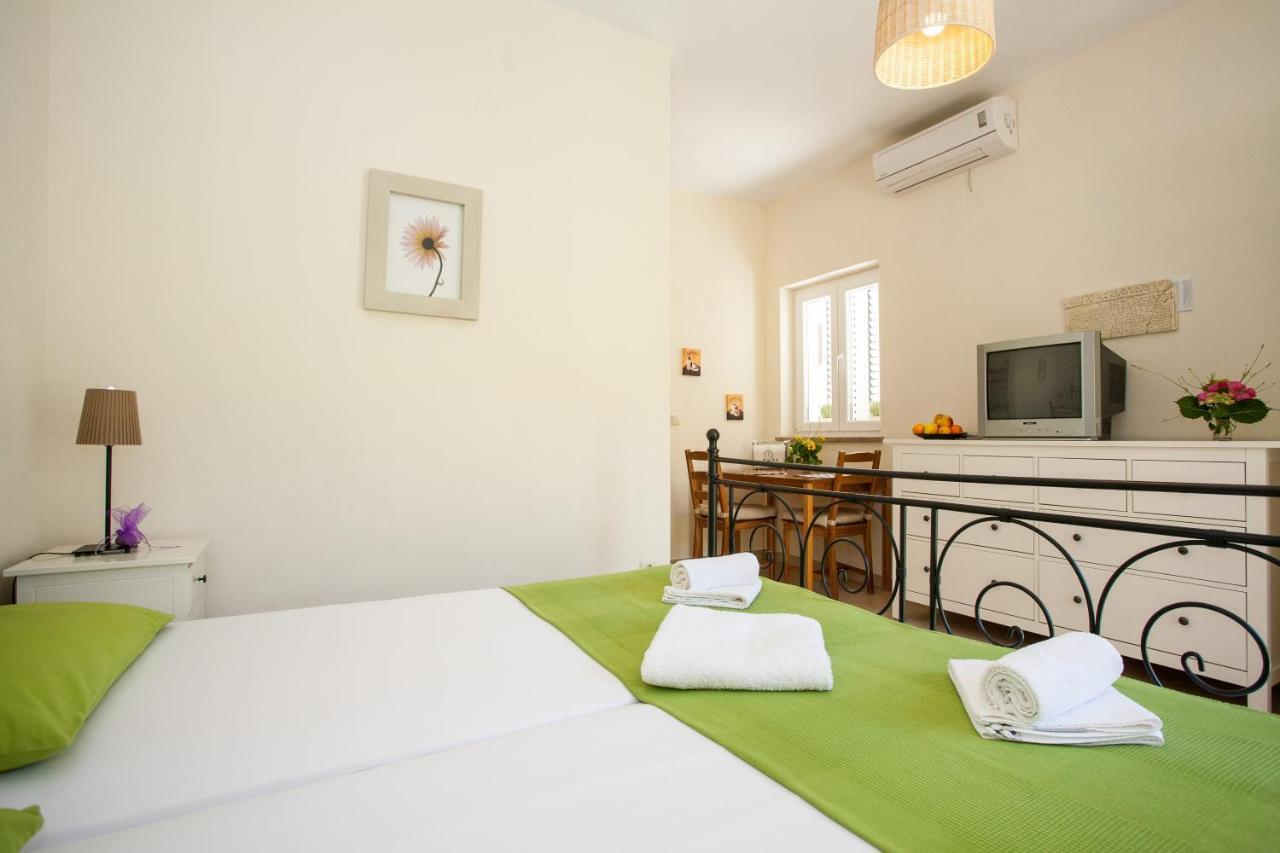 Apartments Dino Krk Town Kültér fotó